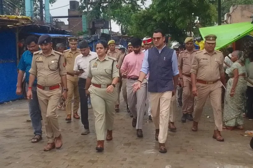 डीएम ने किया कछला घाट का निरीक्षण 