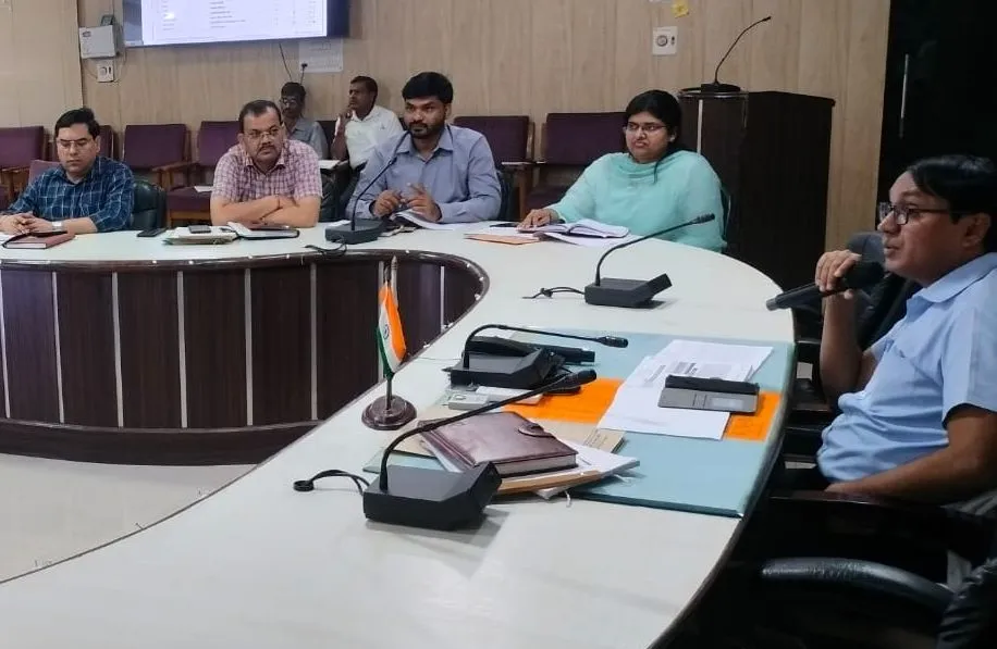 राजस्व वसूली बढ़ाए, लक्ष्यों को करें प्राप्त 