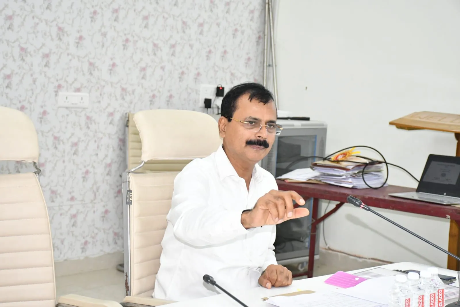 किसानों तक योजनाओं का लाभ पहुंचाने पर जोर, विभागों को दिए निर्देश