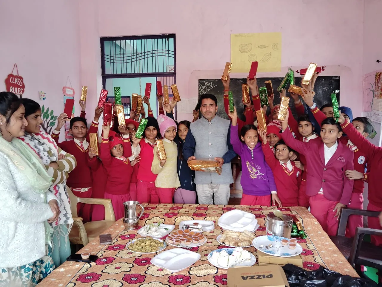 गांव के विकास का संकल्प: घर को बनाया शिक्षा का मंदिर,अंग्रेजी माध्यम स्कूल खोलकर जगाई शिक्षा की अलख
