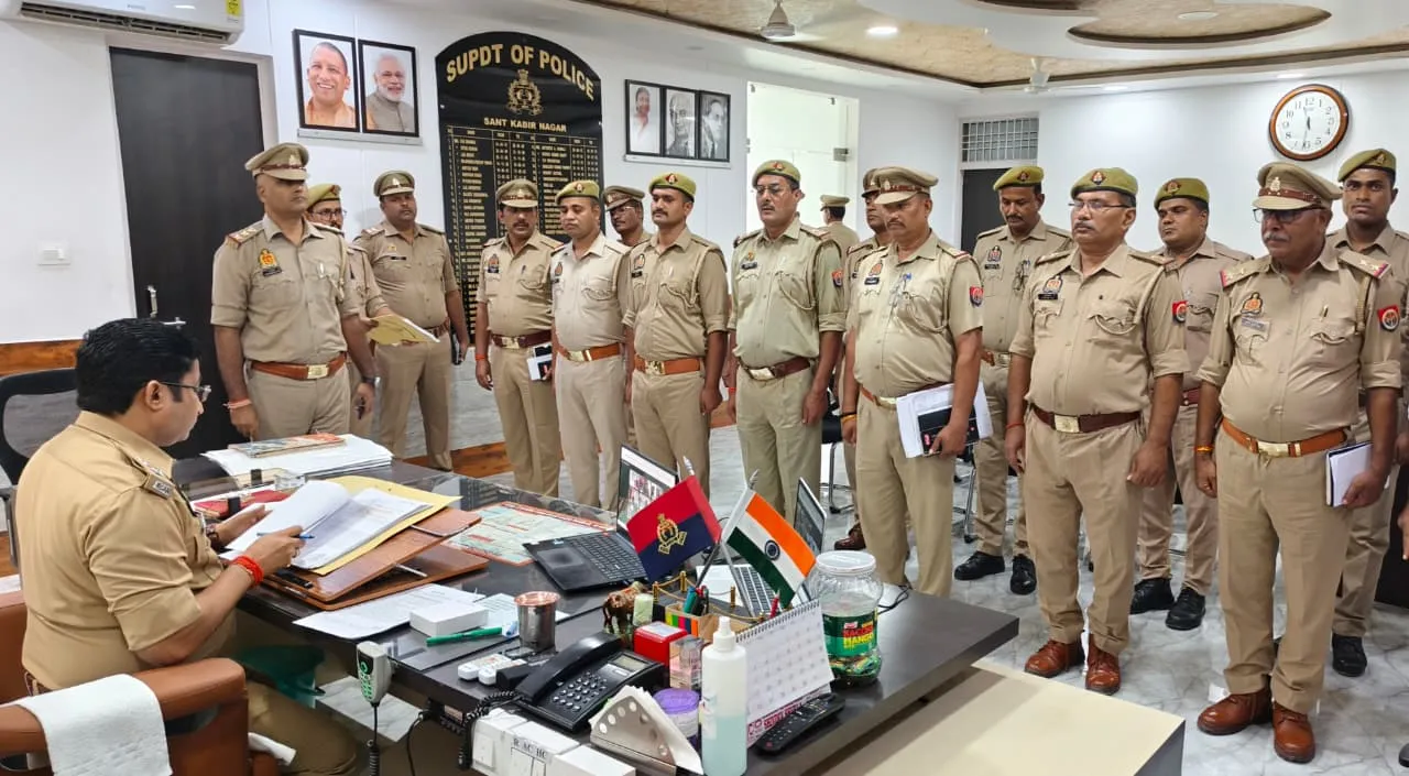 पुलिस अधीक्षक संतकबीरनगर द्वारा जुलाई में आईजीआरएस पर प्राप्त असंतुष्ट फीडबैक की समीक्षा