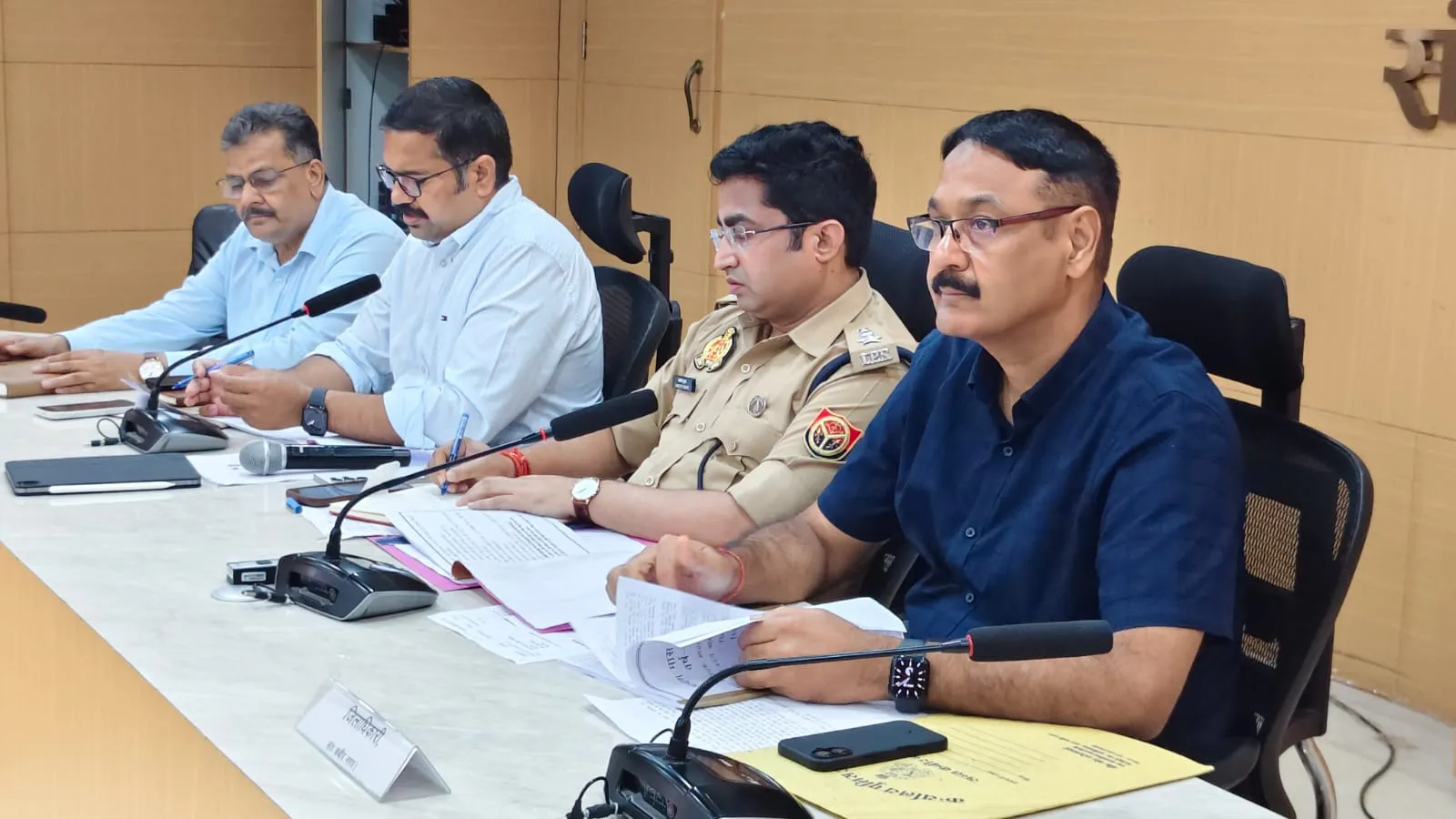 डीएम की अध्यक्षता में श्रावण मास/कांवड़ यात्रा के दृष्टिगत शांति समिति की बैठक हुई आयोजित