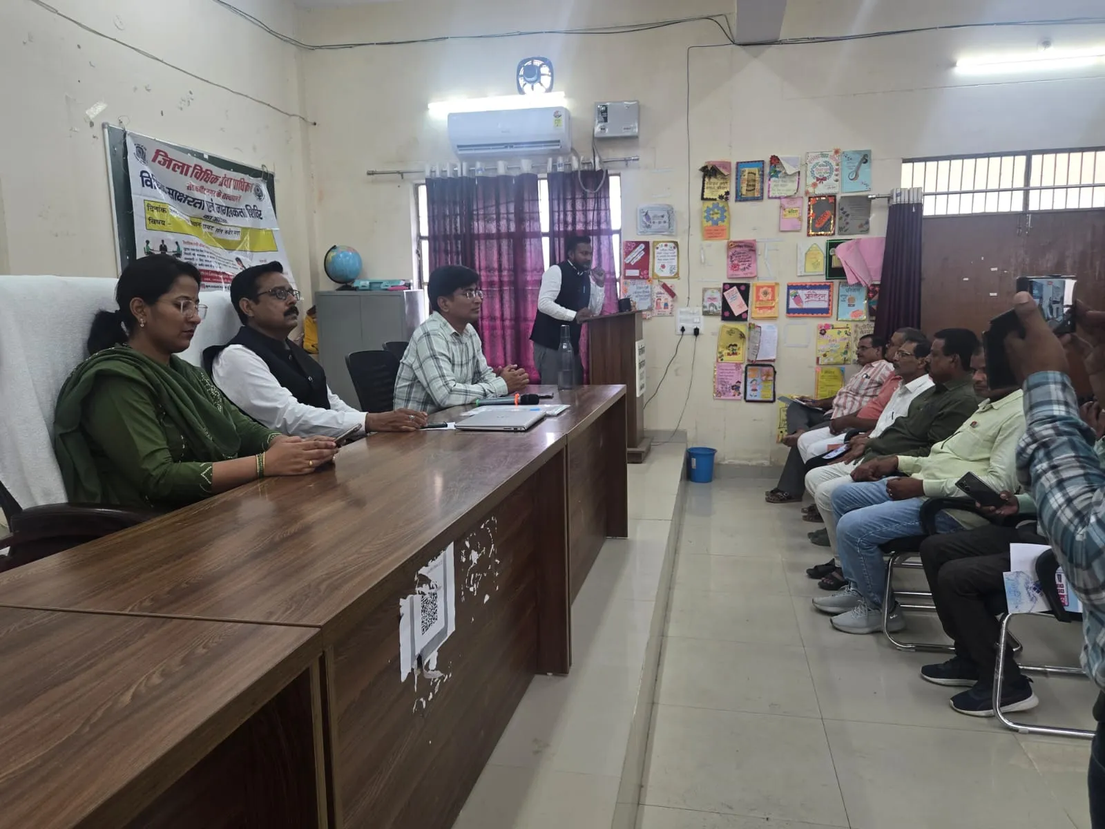 शिक्षक समाज के हैं, रोल मॉडल - चीफ डिफेंस काउंसिल