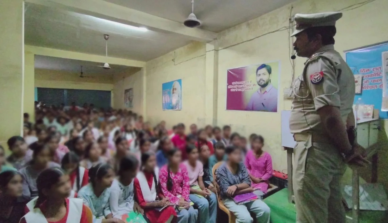 महुली पुलिस द्वारा 