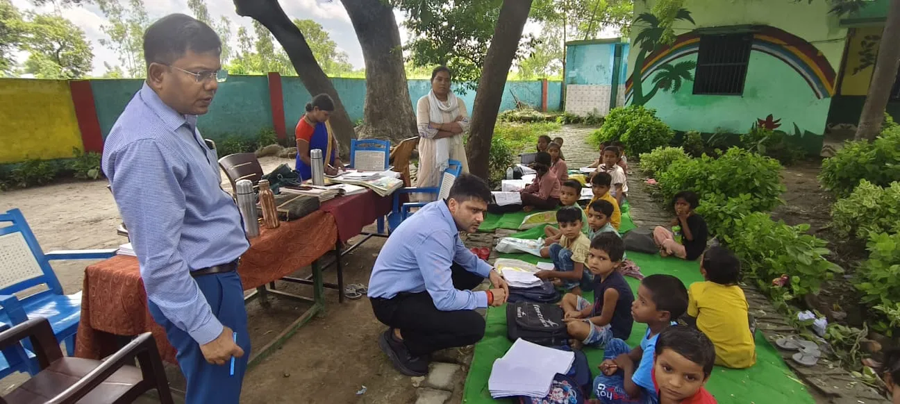 आंगनबाड़ी केंद्रों पर सीडीओ अभिषेक कुमार का छापा: तीनों कार्यकत्रियां गायब, मानदेय रोका; सेवा समाप्ति की कार्रवाई के निर्देश