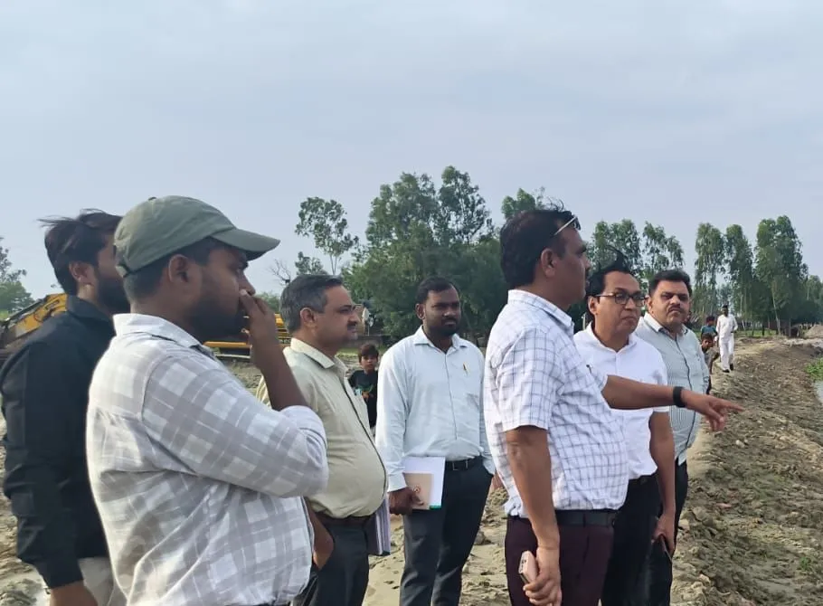 नदियों में बढ़ते जलस्तर के दृष्टिगत किया निरीक्षण 