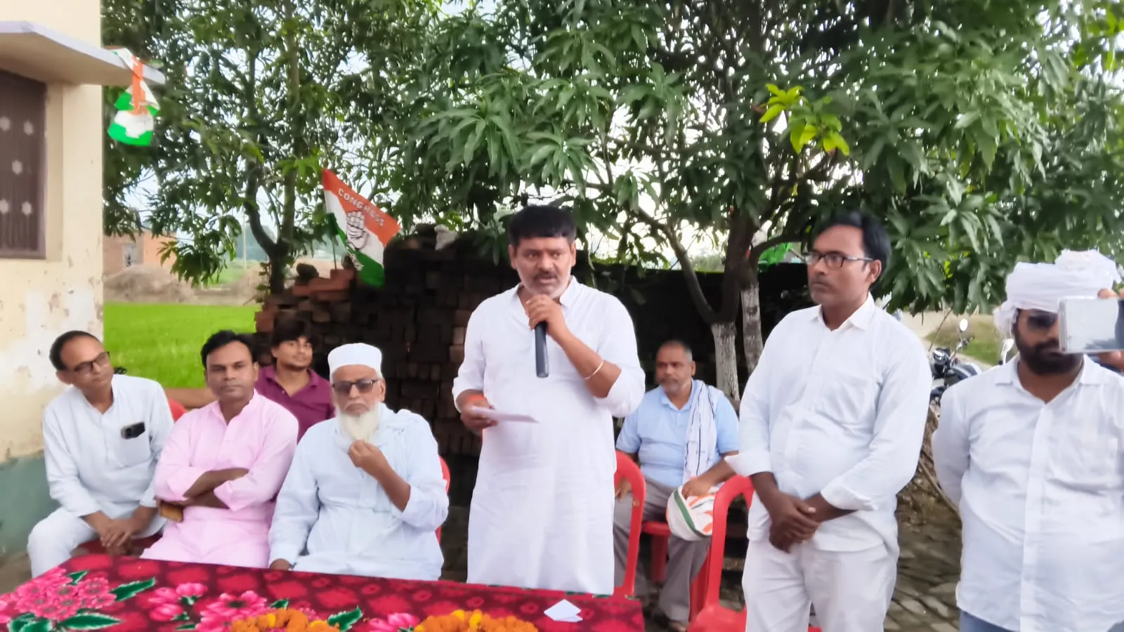 कांग्रेस पार्टी समस्या के समाधान को लेकर गंभीर- प्रवीण चन्द्र पाण्डेय 