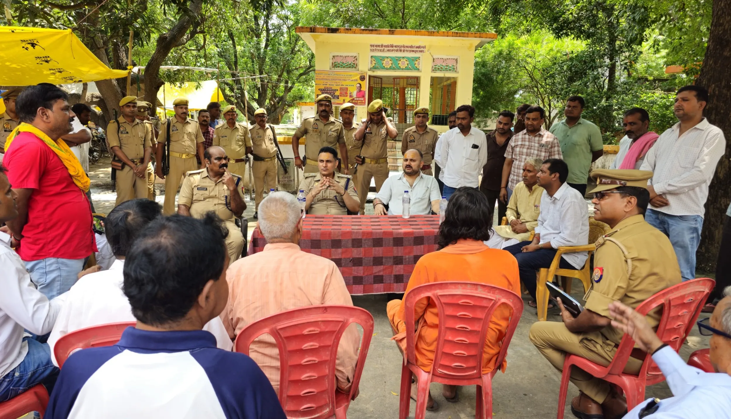 डीएम और एसपी द्वारा बाबा भयहरणनाथ धाम का किया गया निरीक्षण