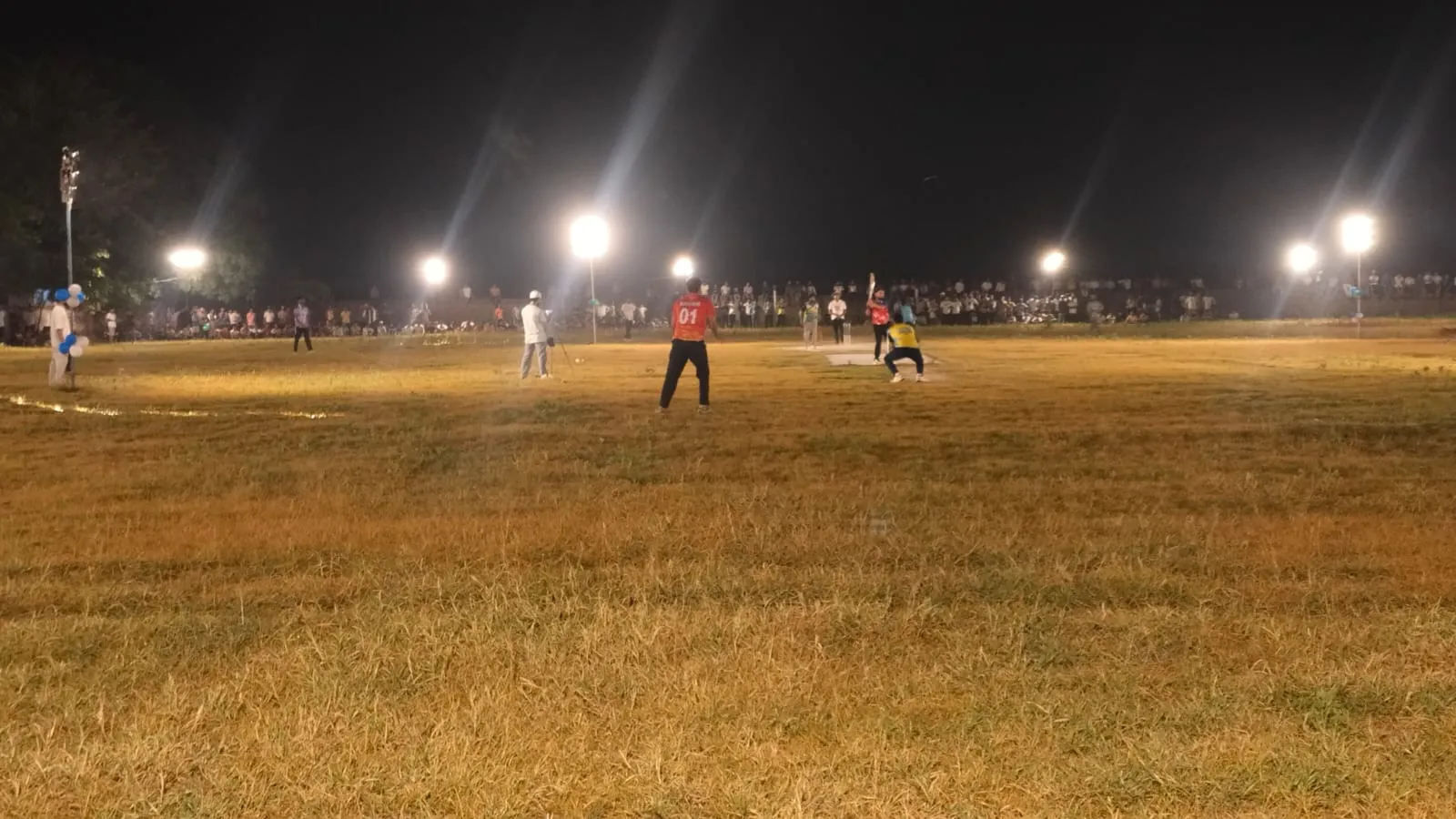संतोष डीजे इलेवन ने दीपनगर इलेवन को हराकर जीता तिकुनिया प्रीमियर लीग का खिताब
