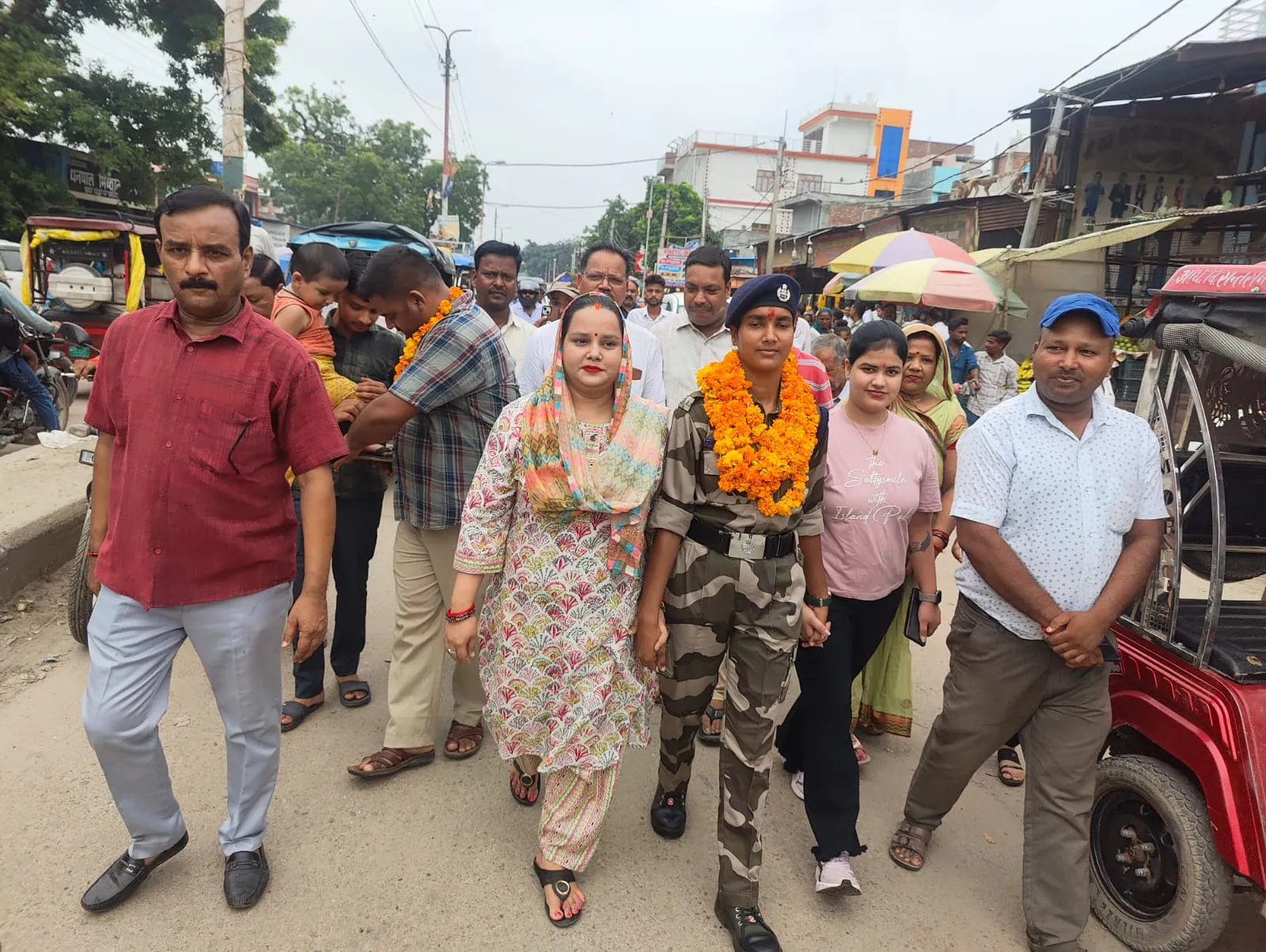 संघर्ष और सपनों की जीत: गुलाब जामुन व्यवसायी की बेटी महक बनी CISF जवान