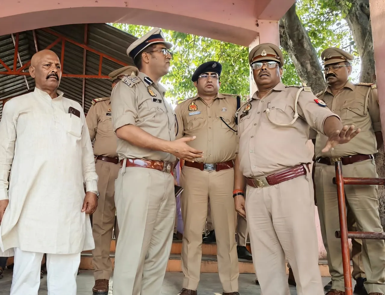 तामेश्वरनाथ शिव मन्दिर का किया गया निरीक्षण, संबंधित को दिये गये आवश्यक दिशा निर्देश