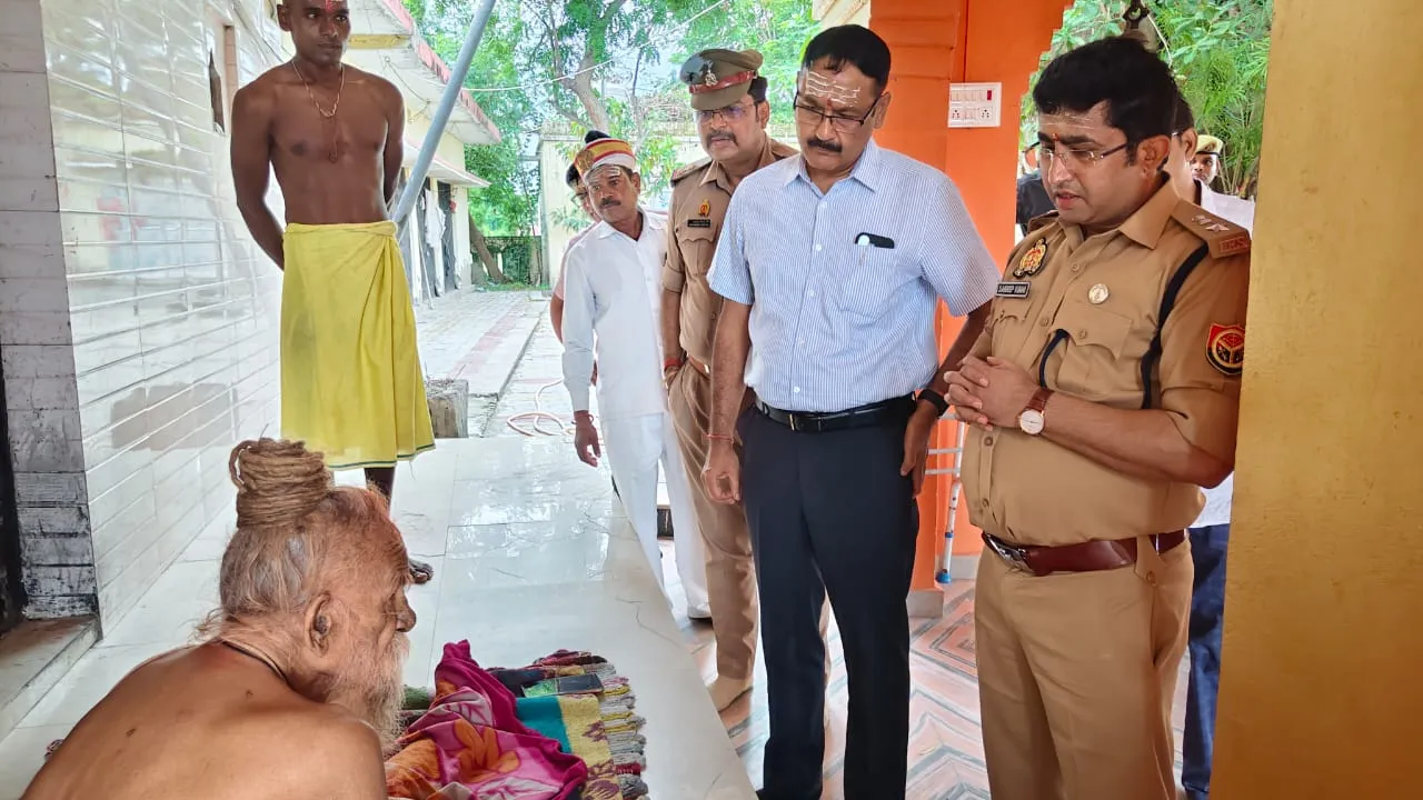 डीएम व एसपी द्वारा श्रावण मास/कांवड़ यात्रा के दृष्टिगत कुबेरनाथ शिव मंदिर का स्थलीय निरीक्षण कर तैयारियों का लिया गया जायजा,