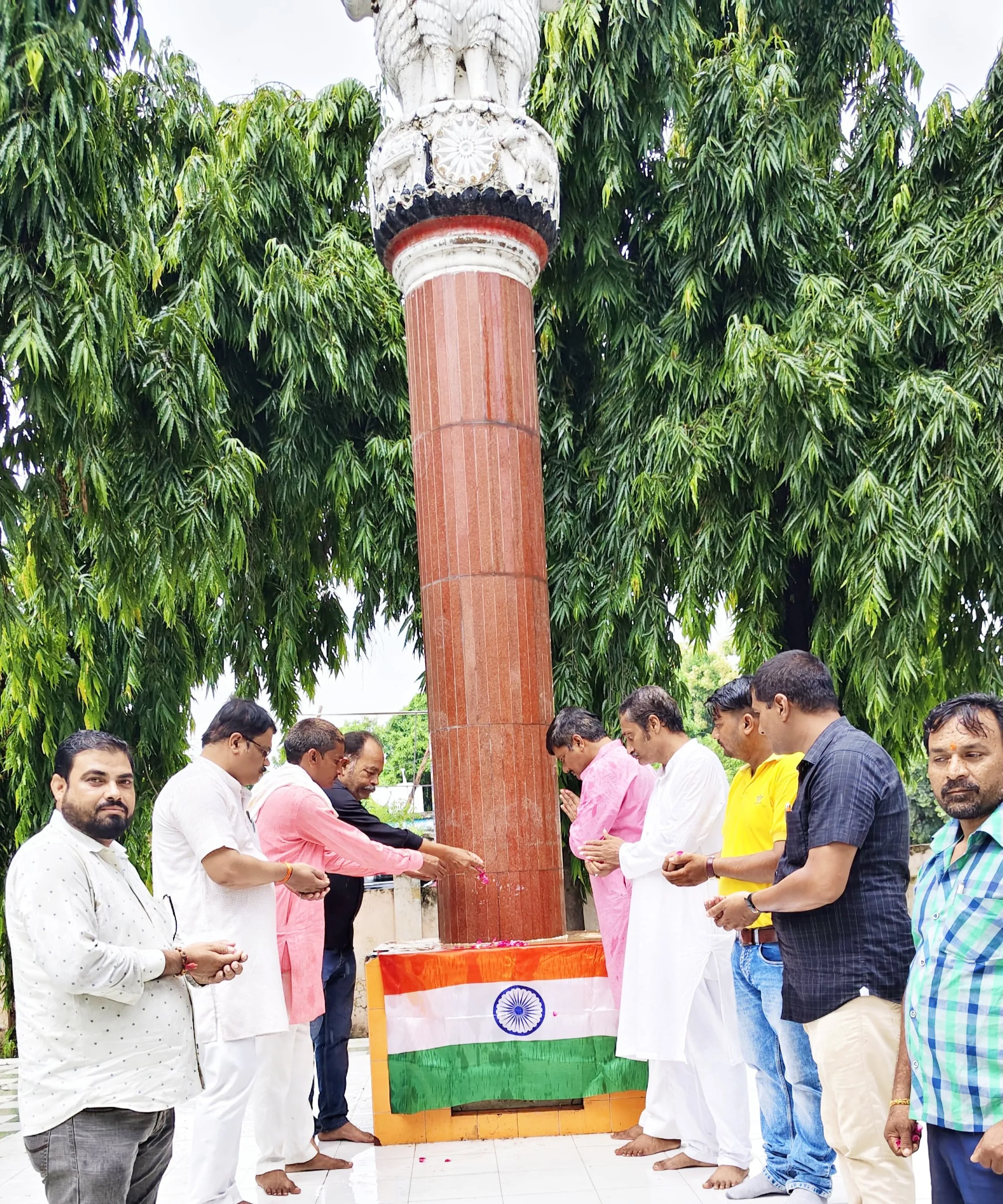    पैना के शहीदों को दी श्रद्धांजलि, बलिदान को बताया राष्ट्र की अमूल्य विरासत