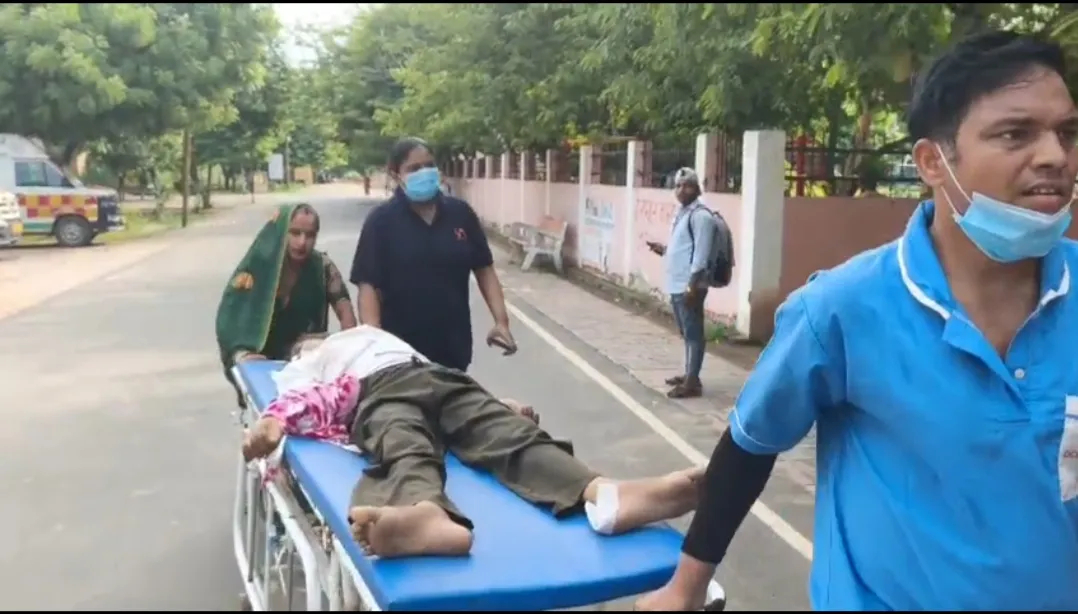 एम्बुलेन्स मिल जाती तो नही जाती मेरी बेटी की जान-
