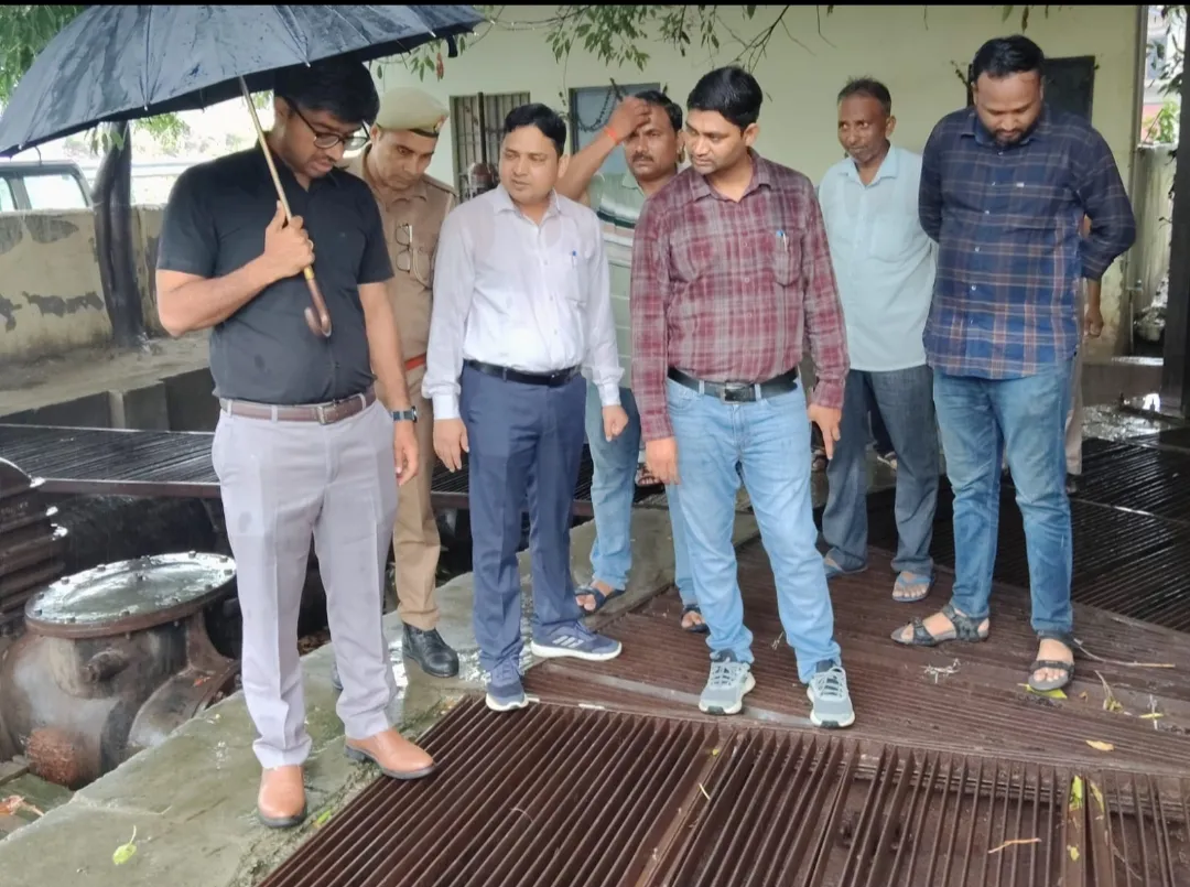सुहागनगरी को जलभराव से मुक्ति दिलाने को नगर आयुक्त ने  किया स्थलीय निरीक्षण