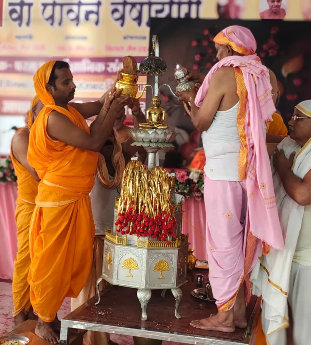 आचार्य विद्यासागर महाराज का 59 वॉ मुनि दीक्षा समारोह बड़े ही हर्षोल्लास के साथ मना