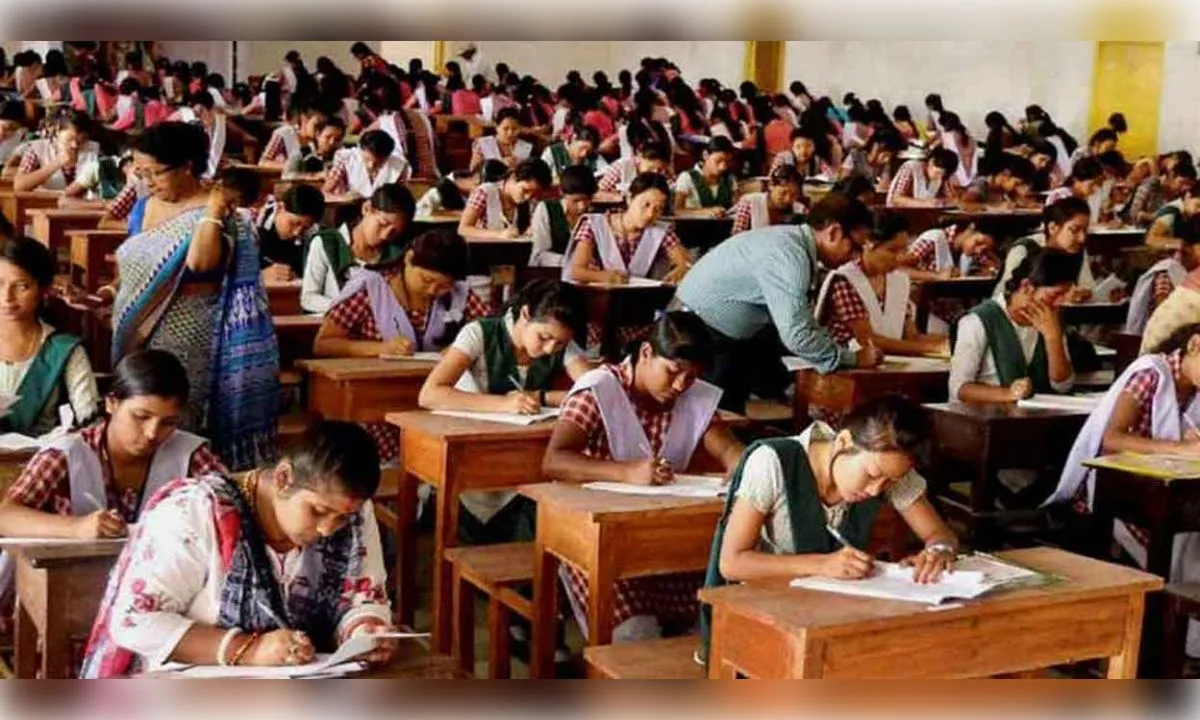  सुप्रीम कोर्ट का केंद्र, सीबीएसई और एनसीईआरटी को नोटिस