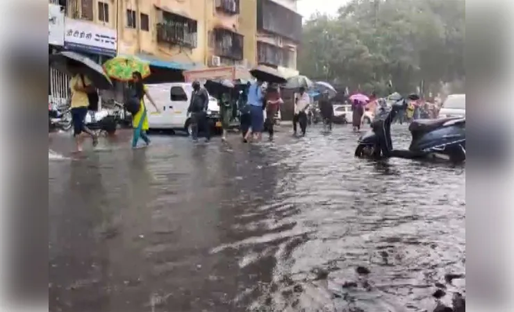 मुंबई में आफत की बारिश, कई इलाकों में जलभराव