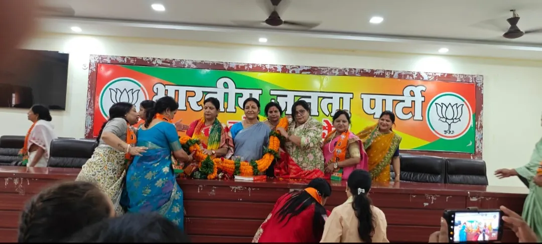 भाजपा महिला मोर्चा की प्रदेश अध्यक्ष सरोज कुशवाहा का जोरदार स्वागत 