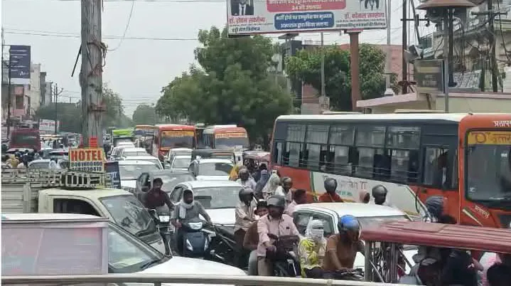 प्रतापगढ़ में जाम का झाम, यातायात व्यवस्था धड़ाम