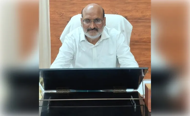 नवागत खंड विकास अधिकारी डॉ. जितेंद्र नाथ दुबे ने संभाला कार्यभार