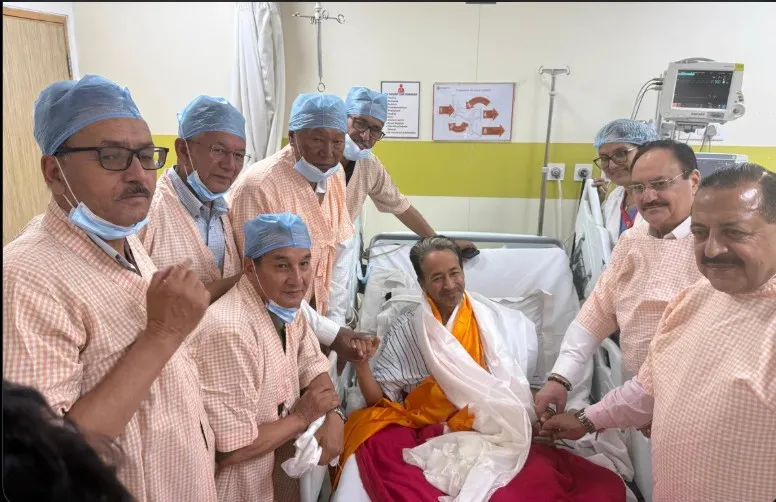 सोनम वांगचुक ने आधी रात को खत्म की भूख हड़ताल, जेपी नड्डा-जितेंद्र सिंह रहे हॉस्पिटल में मौजूद