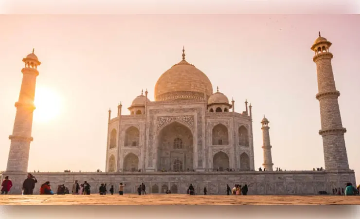 ताजमहल को 'तेजो महालय' बताने वाली याचिका पर इलाहाबाद हाईकोर्ट ने केंद्र और ASI से मांगा जवाब