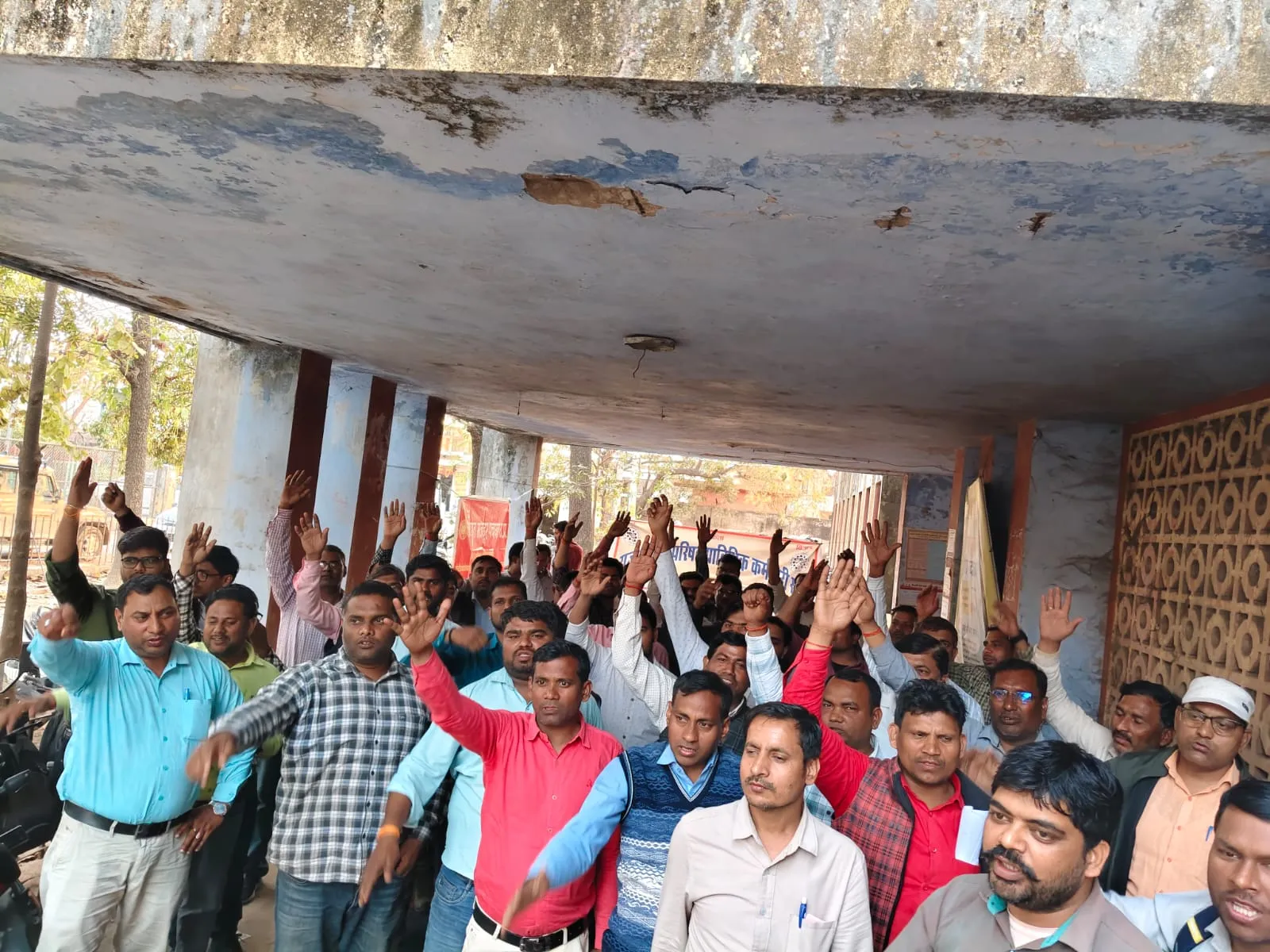 दमनकारी रवैये से ऊर्जा निगमों में अशांति: संघर्ष समिति