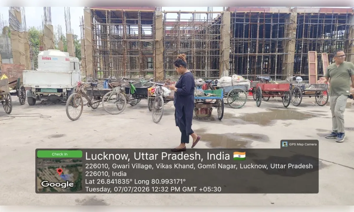 नगर निगम ने चलाया अ​भियान, अवैध रूप से कूड़ा उठाते हुई 25 ठेलिया जब्त,तीन वाहन कब्जे में