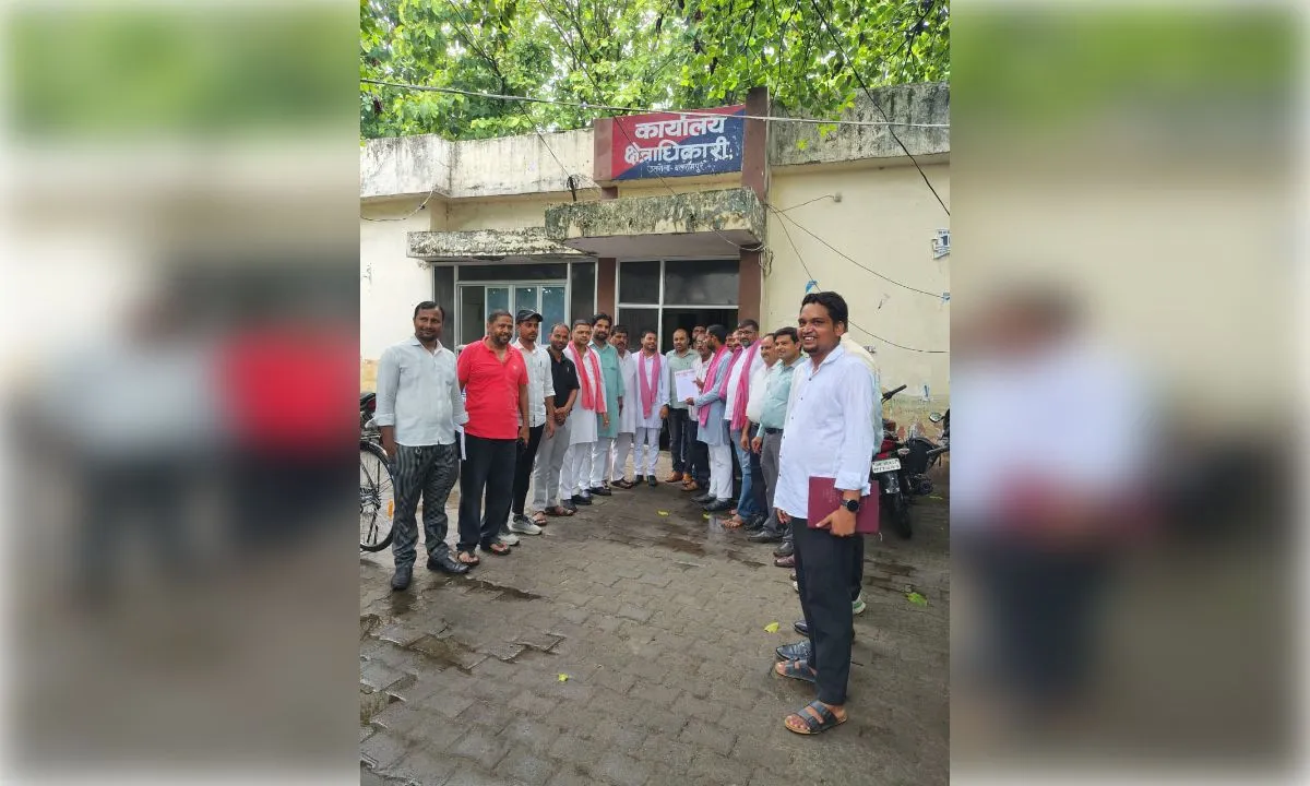 आपत्तिजनक पोस्ट को लेकर सपा नेताओं ने सीओ को सौंपा ज्ञापन, मुकदमा दर्ज करने की मांग  