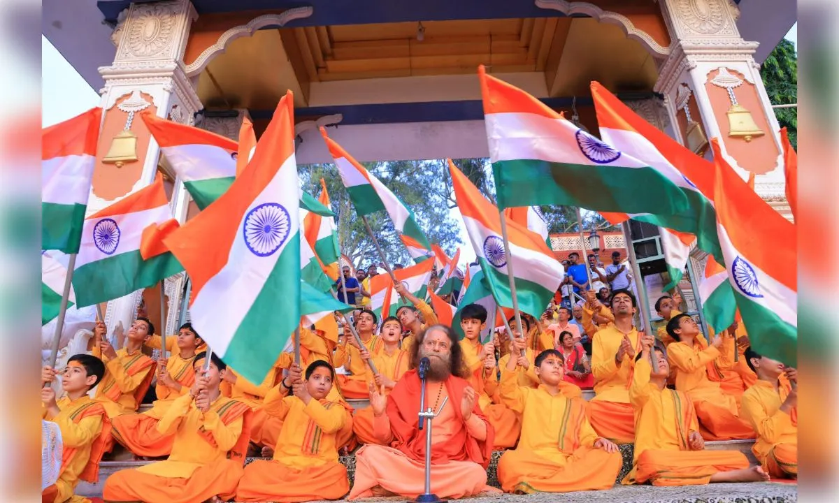 परमार्थ निकेतन में शहीदों को श्रद्धांजलि, स्वामी चिदानन्द ने राष्ट्रसेवा का बताया महत्व