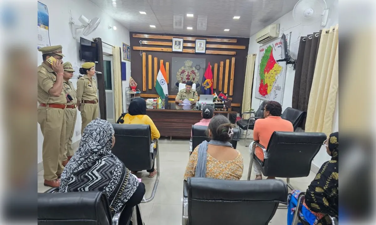 पुलिस अधीक्षक अभिषेक झा ने जनसुनवाई में सुनी फरियादियों की शिकायतें