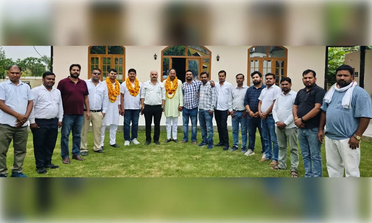 शिक्षक समस्याओं के समाधान को लेकर प्राथमिक शिक्षक संघ की बैठक