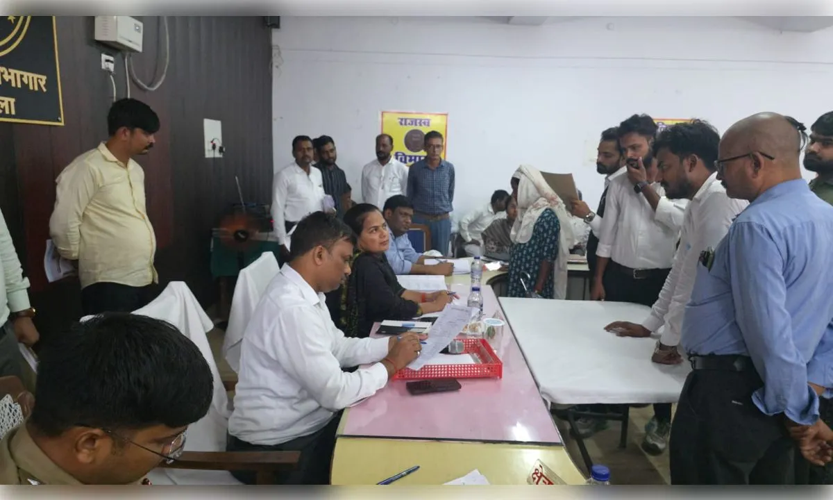उतरौला समाधान दिवस में पहुंचीं 30 शिकायतें, एडीएम ने अधिकारियों को दिए सख्त निर्देश