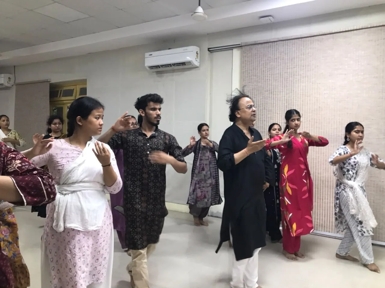 भातखण्डे विवि में भाषण व सांगीतिक प्रस्तुति का आयोजन