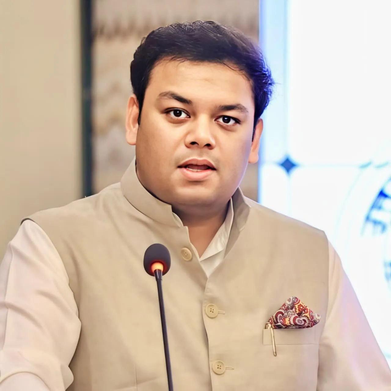 स्कूलों में 40 प्रतिशत नहीं आ रहे बच्चे, शिक्षक परेशान 