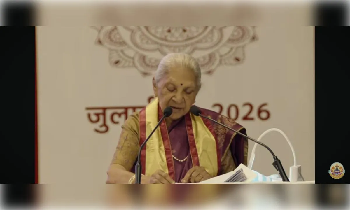 लखनऊ विश्वविद्यालय में पड़ा कूड़ा-कबाड़ साफ़ करो: राज्यपाल आनंदीबेन पटेल