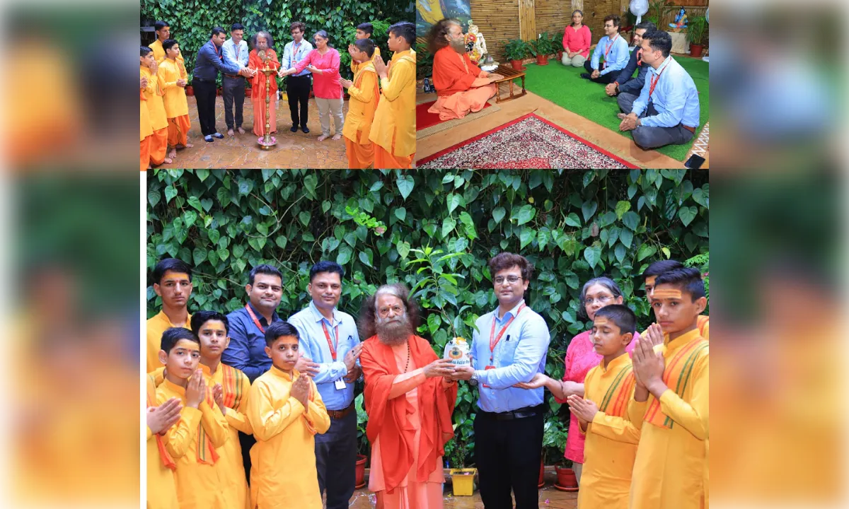 स्वामी चिदानन्द के नेतृत्व में मेदान्ता का नि:शुल्क मल्टीस्पेशियलिटी स्वास्थ्य शिविर