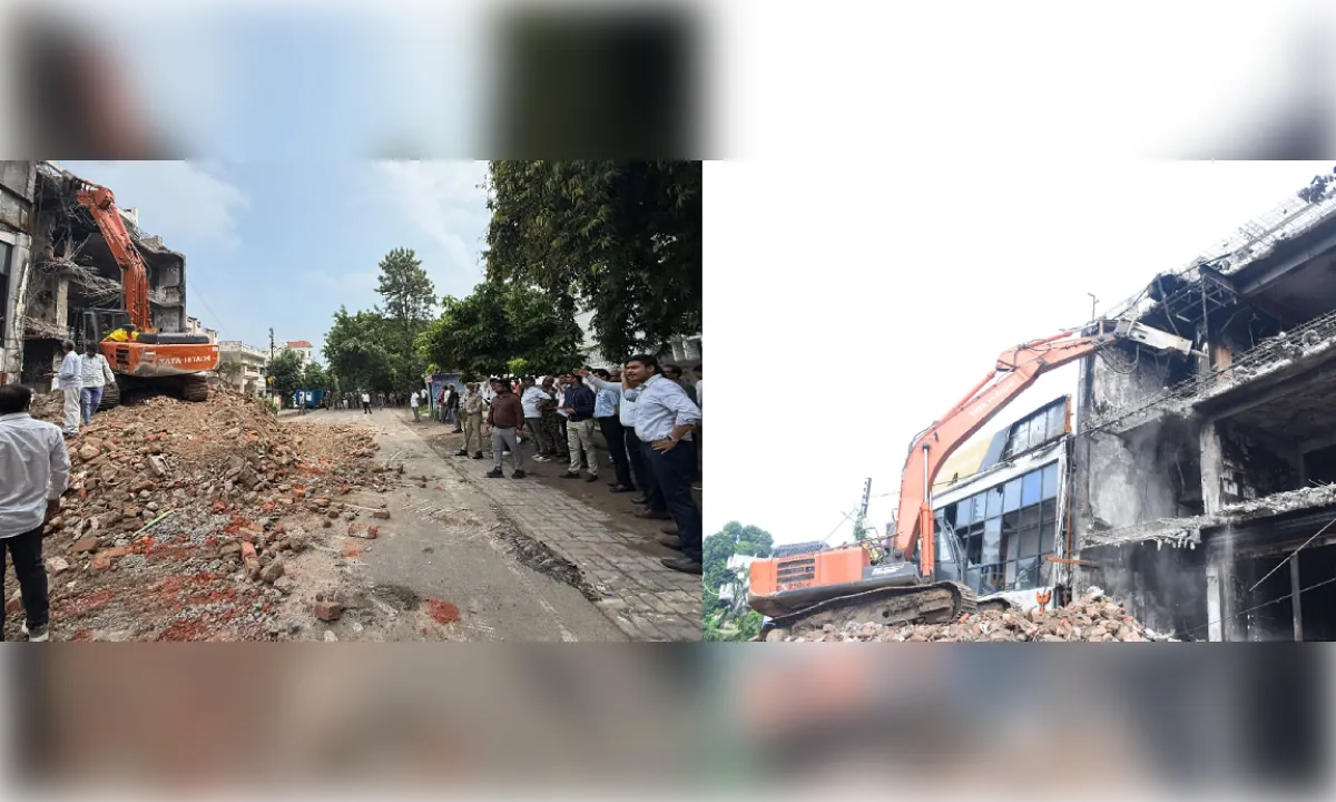 अलीगंज अग्निकांड: भारी पुलिस बल की मौजूदगी में अवैध ढांचा गिराना शुरू