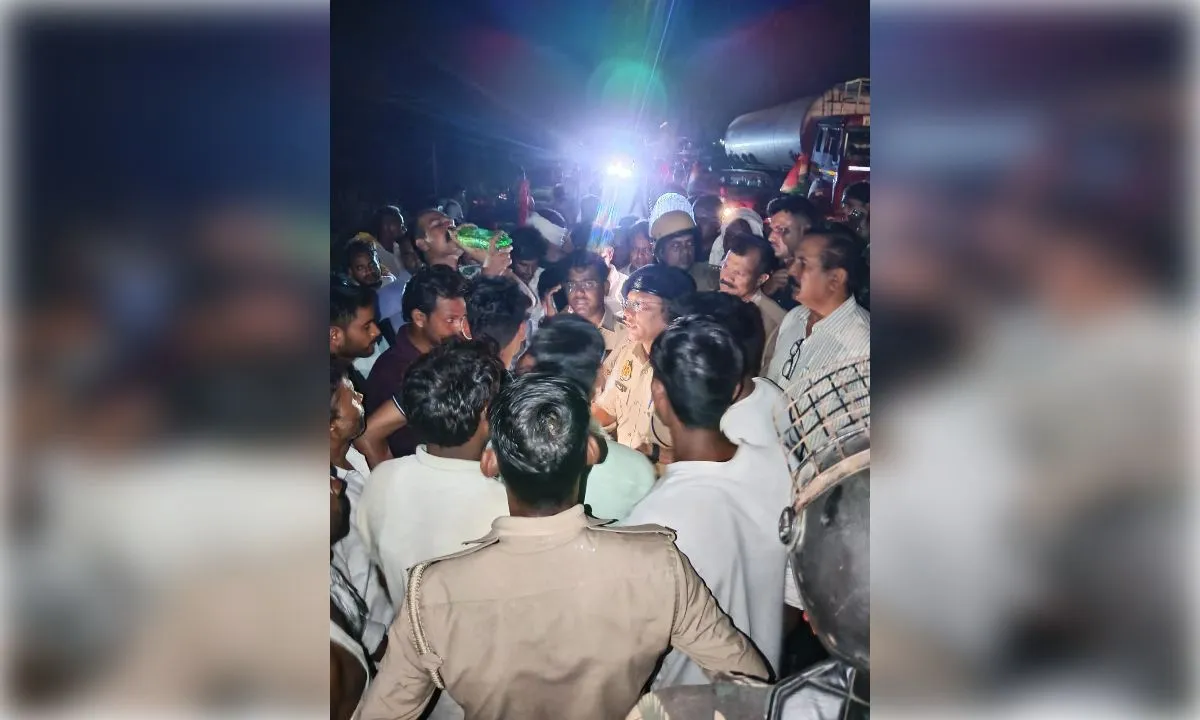 फर्रुखाबाद में डंपर की टक्कर से कांवड़िए की मौत, हाईवे जाम