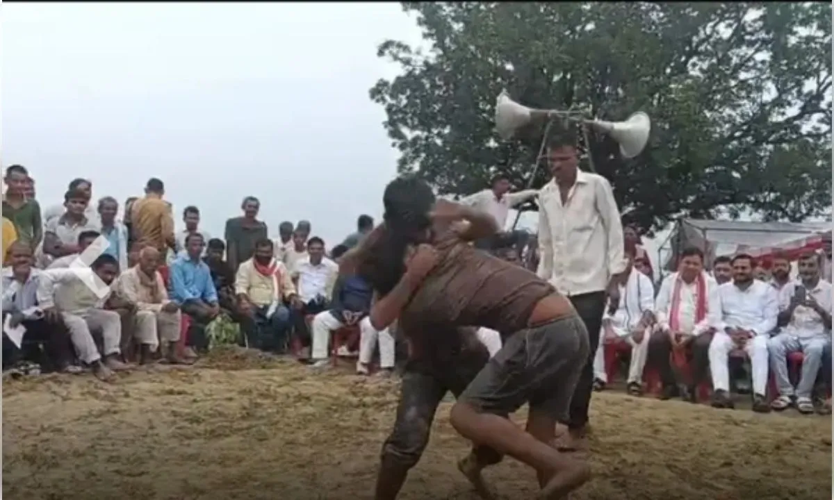 नगर निगम की कार्रवाई के तहत 53 अवैध रैंप पर चला बुलडोजर