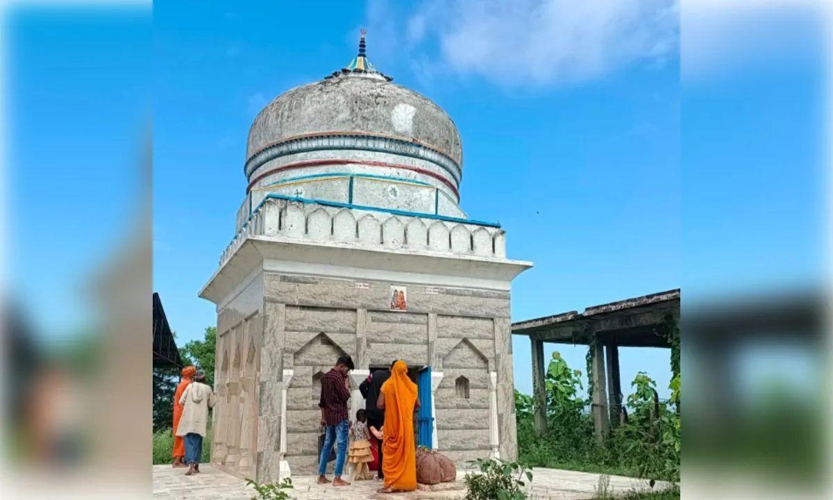 रावण के वंशज ने की थी पूजा, तब से बना त्रिसरा देव शिव मंदिर