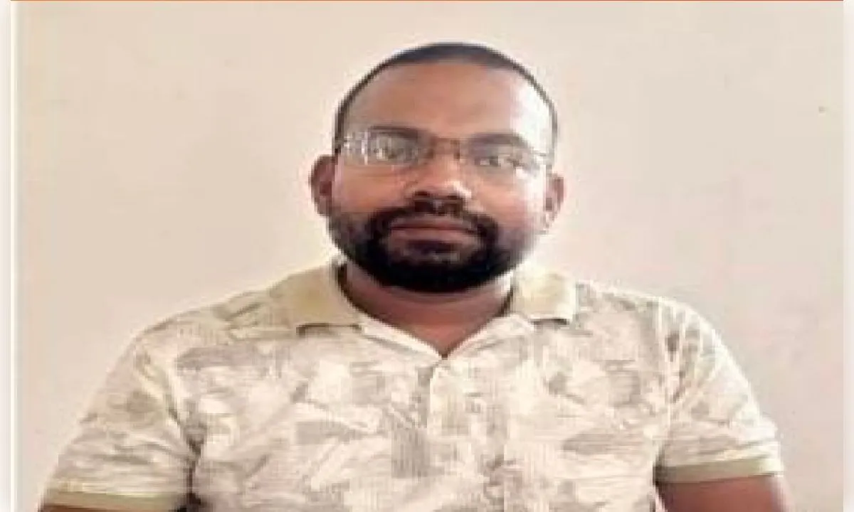खागा तहसील में बैनामा ऑफिस का राहुल बाबू एंटी करप्शन टीम के हत्थे चढ़ा