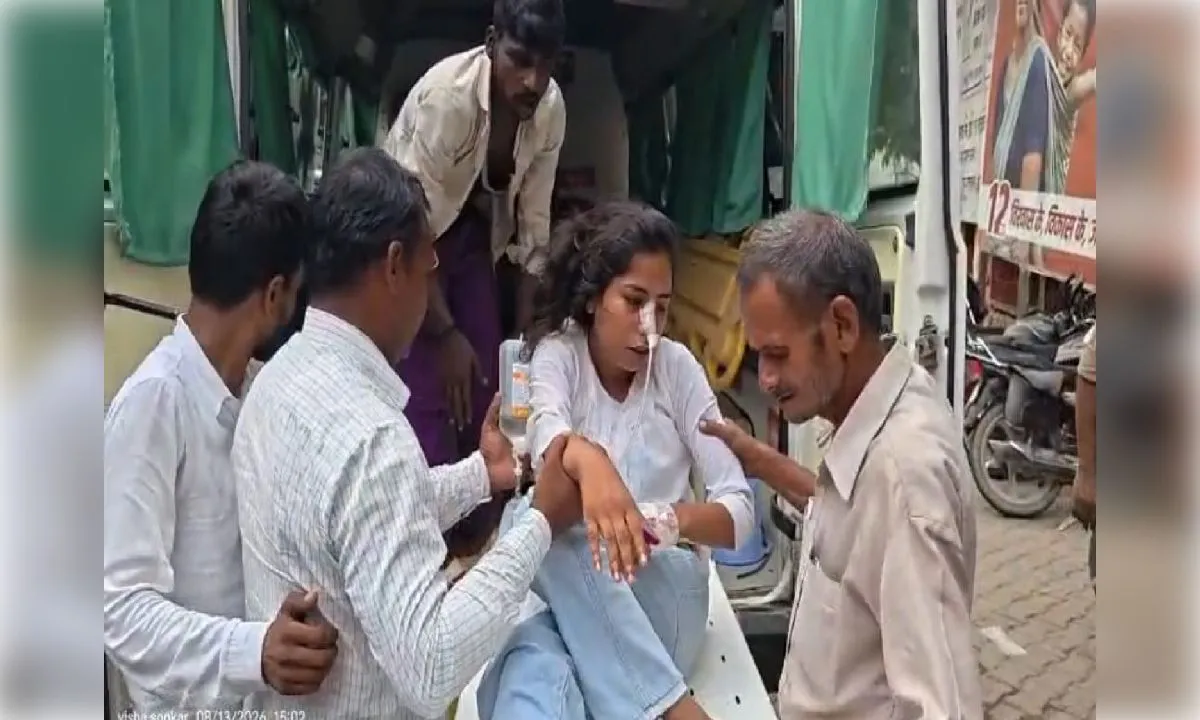 जौनपुर में एसपी कार्यालय के पास युवती ने जहरीला पदार्थ खाया, वाराणसी रेफर