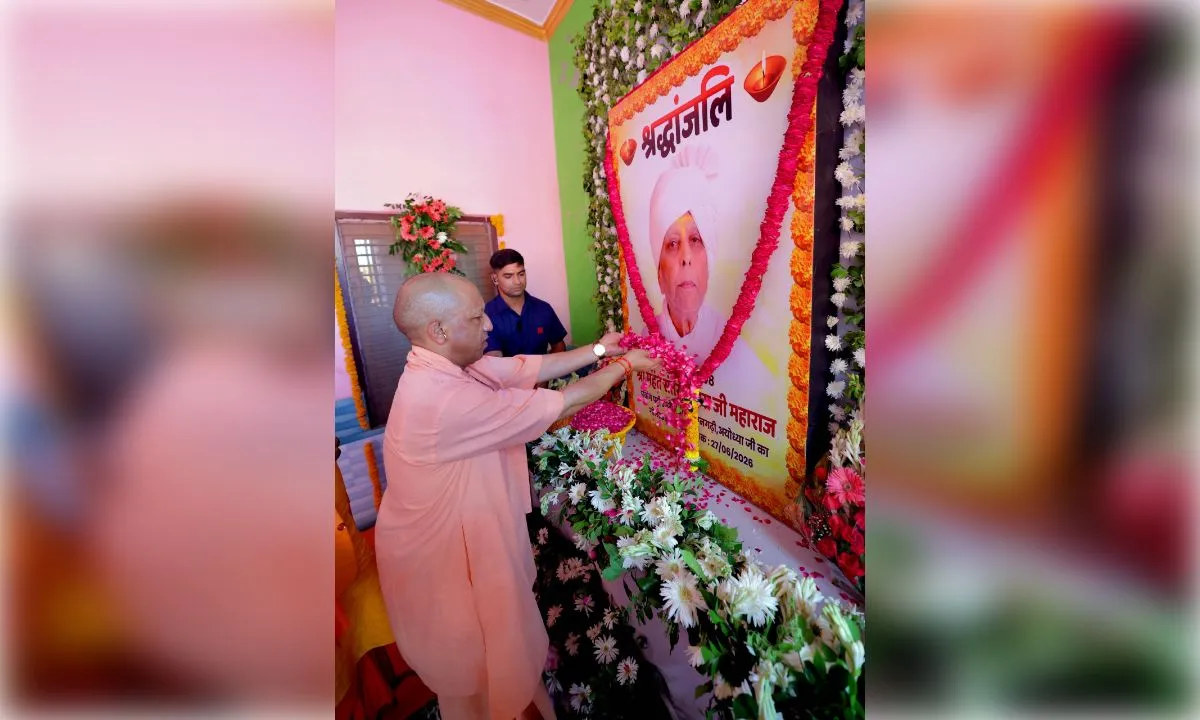 अयोध्या पहुंचे योगी, परमहंस रामचंद्र दास  की पुण्यतिथि पर दी श्रद्धांजलि