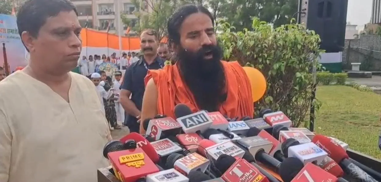 लाखों-करोड़ों लेकर नौकरियां बेची जा रहीं : बाबा रामदेव