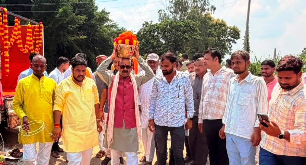 गुरु रविदास के आदर्शों को अपनाकर विकसित भारत की परिकल्पना को साकार करें - हरीश द्विवेदी