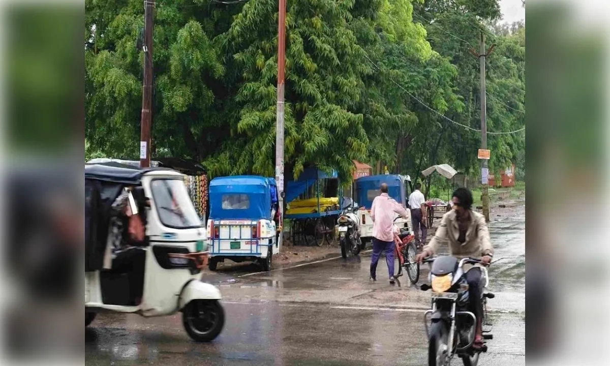 लखनऊ समेत प्रदेश के कई जिलों में रात भर हुई बारिश