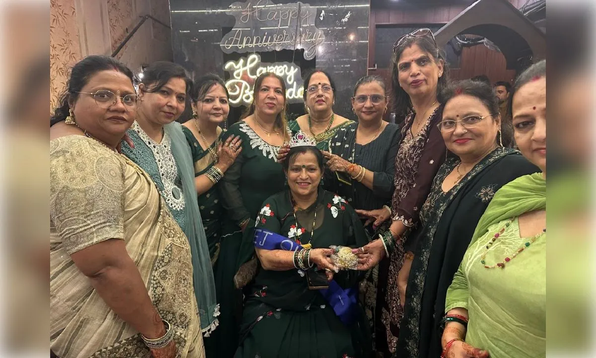 हरियाली तीज किटी पार्टी का आयोजन, महिलाओं ने खेलों में लिया हिस्सा