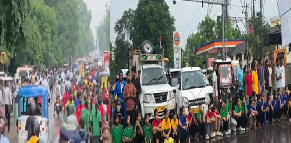 लखनऊ में छात्र-छात्राओं का प्रदर्शन खत्म, अधिकारियों ने समझाकर विद्यालय लौटाया